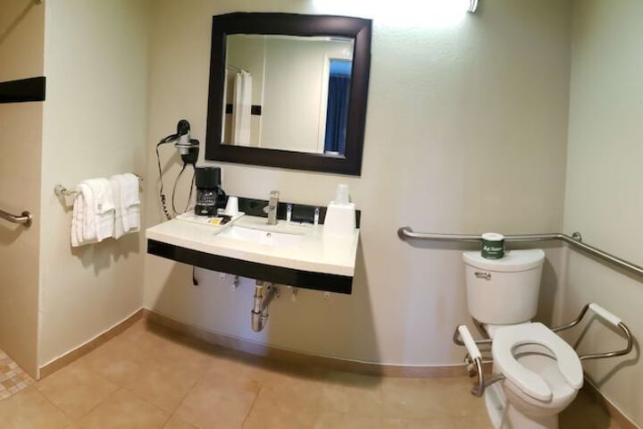 Room 10 of 22