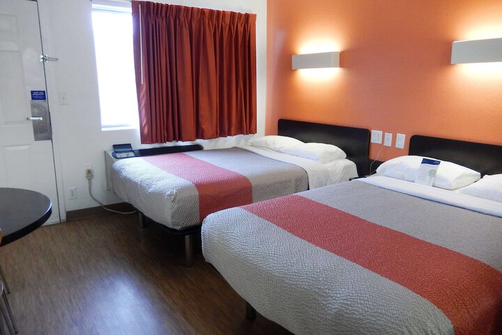 Room 7 of 24