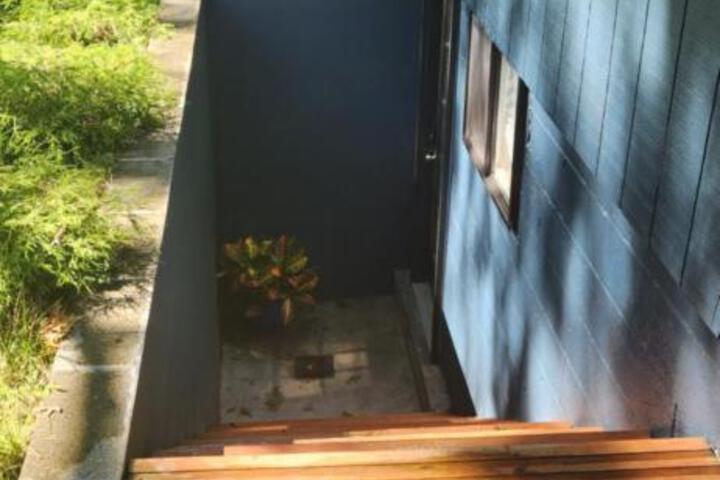 Hibiscus Suite - Private Studio Apartment in Rhinebeck Village