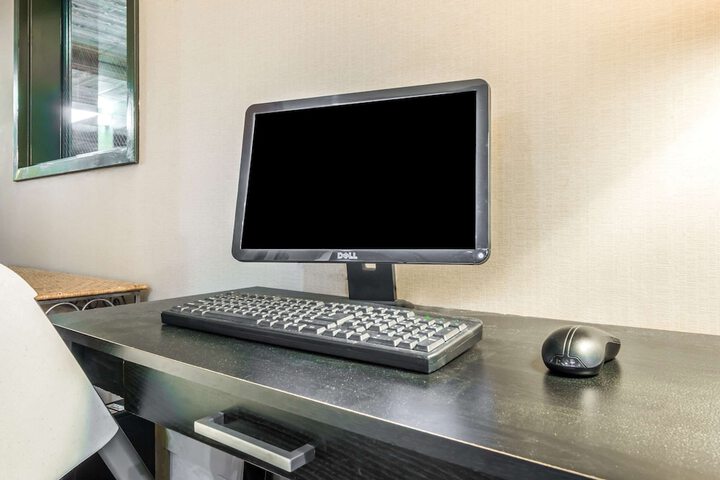 Business Center 41 of 42