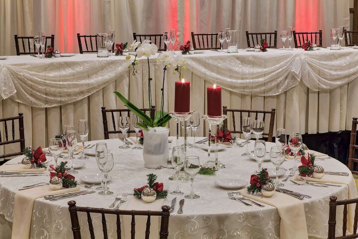 DoubleTree by Hilton Libertyville - Mundelein