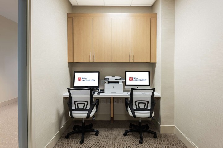 Business Center 40 of 41