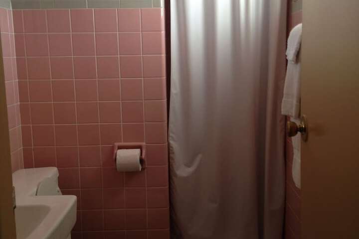 Room 8 of 37