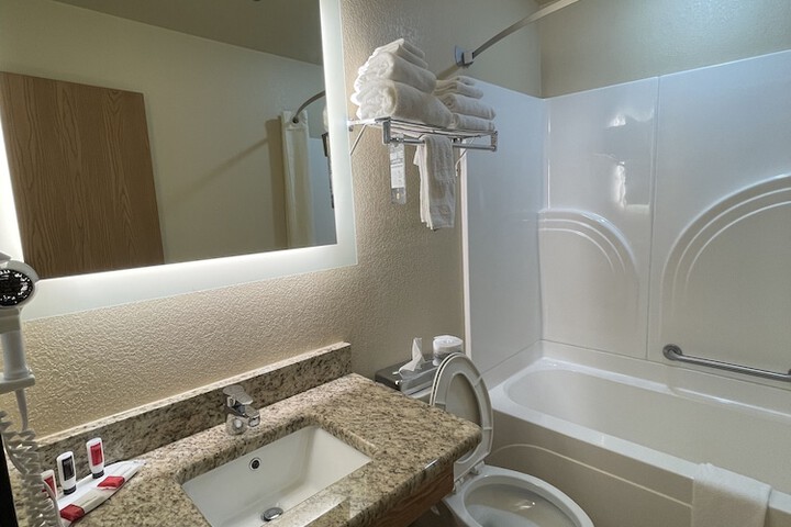 Super 8 by Wyndham Macon