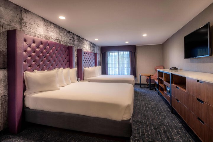 Room 26 of 38
