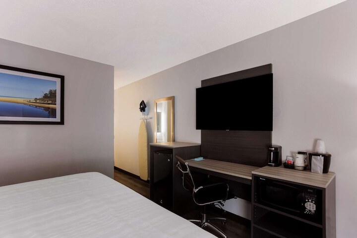 Room 35 of 40