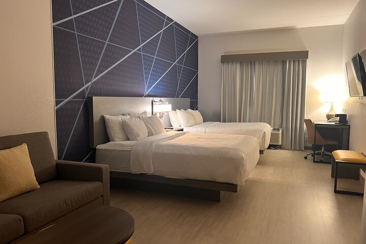 Comfort Suites Louisville Airport