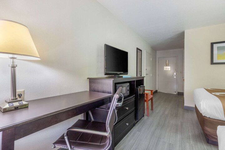 Room 16 of 26