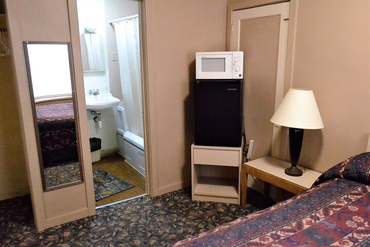 Room 37 of 81