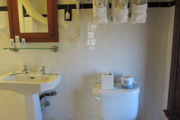 Room 13 of 15