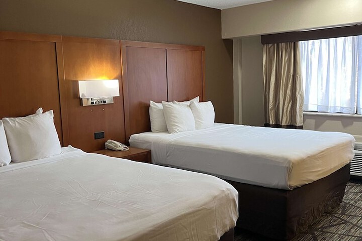 Room 9 of 16