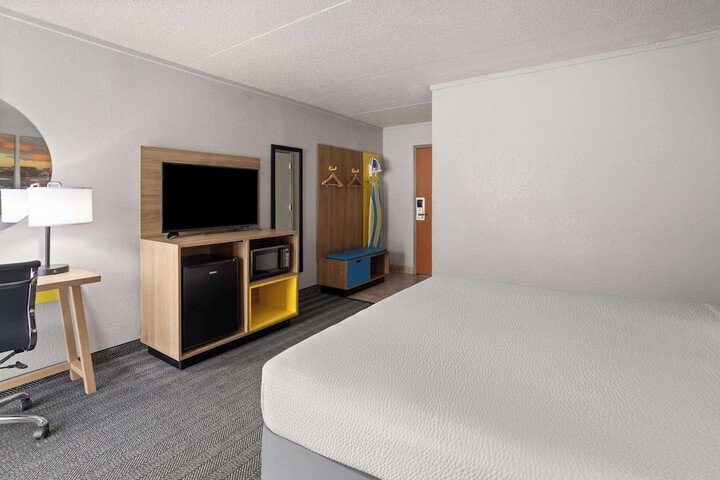 Room 18 of 26