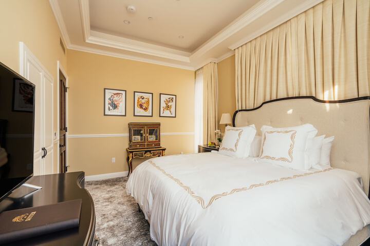 Room 42 of 109