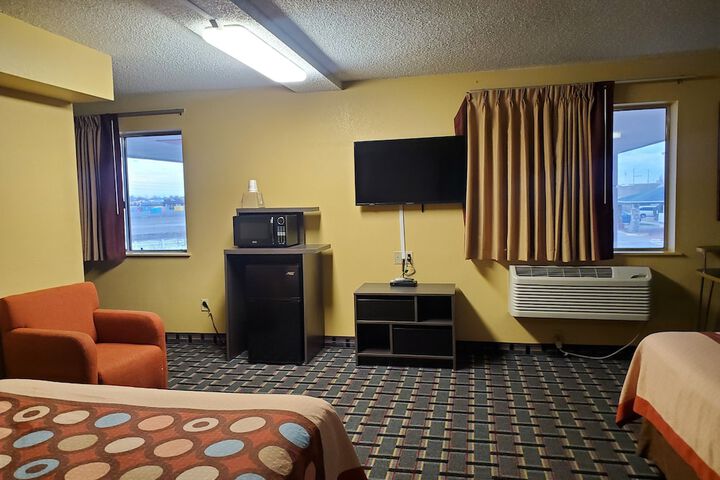 Room 8 of 27