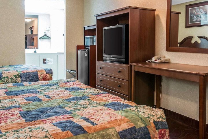 Rodeway Inn Madison Heights - Detroit