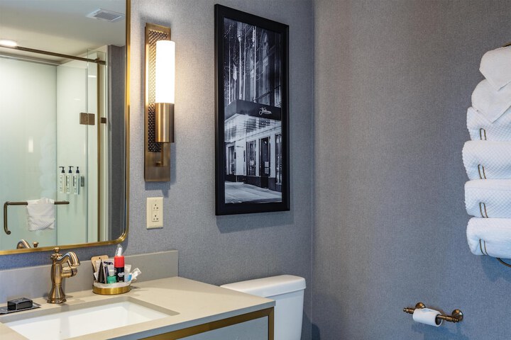The Yorktowne Hotel Tapestry Collection by Hilton