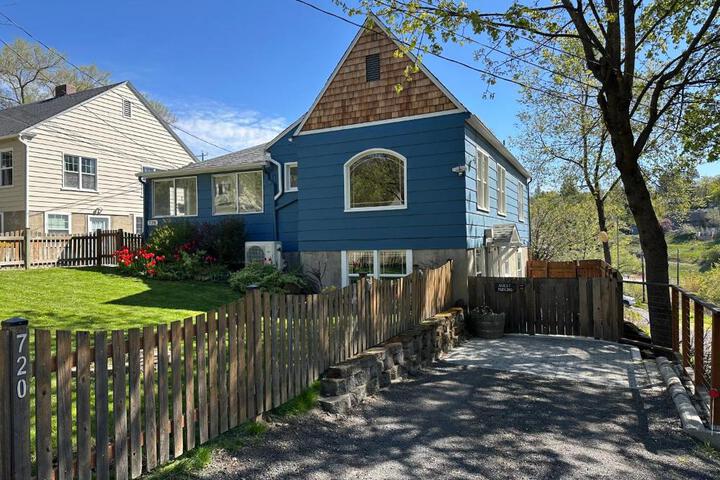 State Street Cottage Suite 1