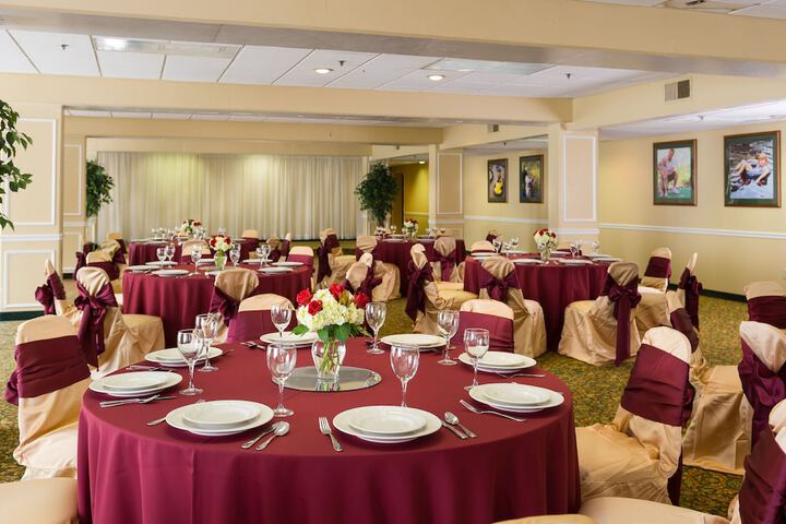 Ballroom/Hall 41 of 50
