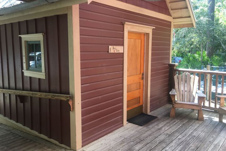 Hibiscus Coffee & Guesthouse