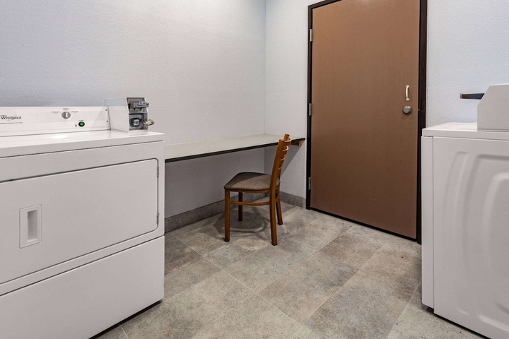 AmericInn by Wyndham Quincy