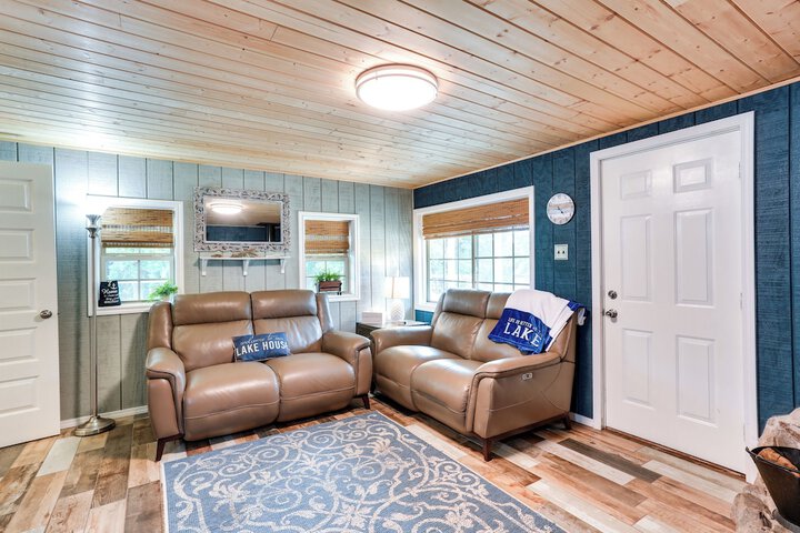 Kingston Cabin Rental: Walk to Lake Texoma Beaches