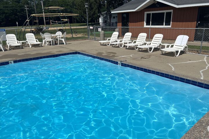 Pool 10 of 443