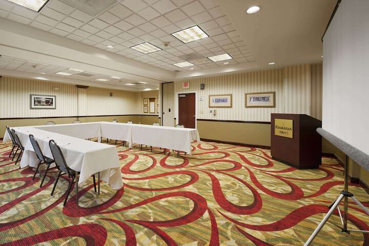 Ramada by Wyndham Suites Orlando Airport