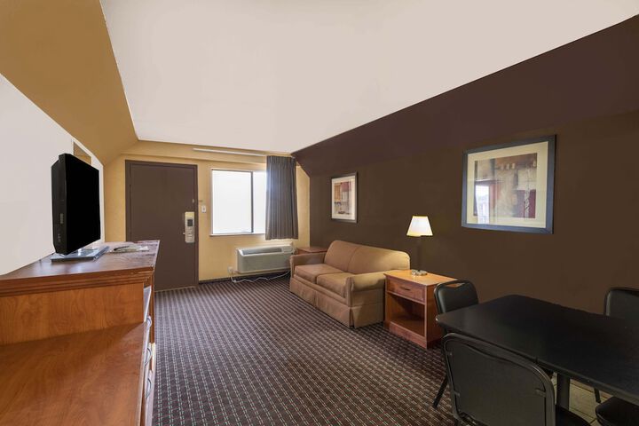 Room 23 of 43