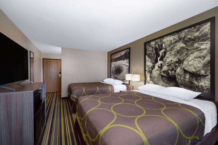 Super 8 by Wyndham Belgrade / Bozeman Airport