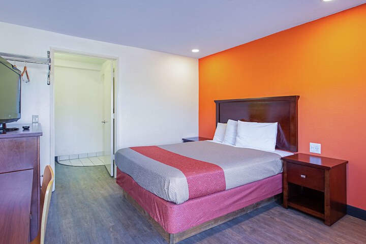 Room 21 of 46
