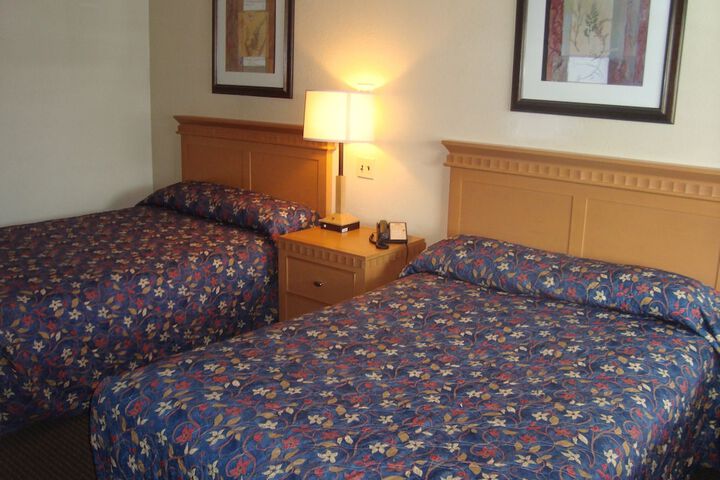 Room 15 of 34