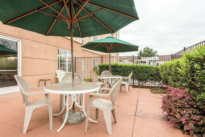 Comfort Suites Fresno River Park