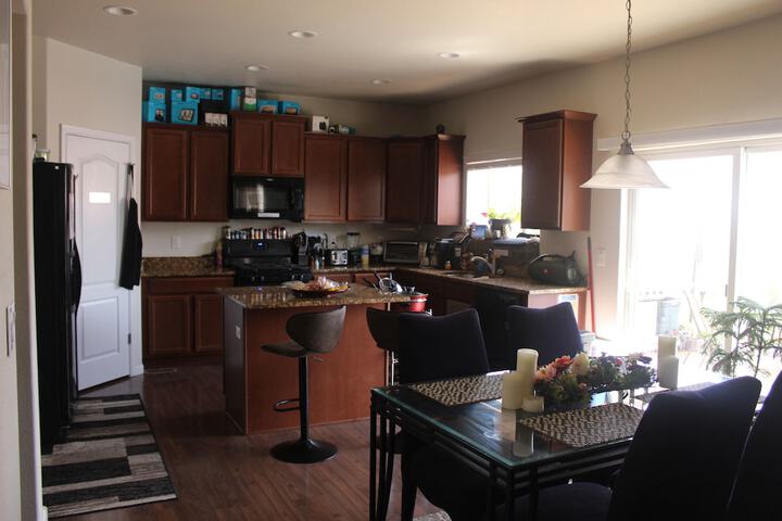 Lounge 19 of 27