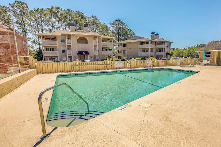 Little River Condo w / Community Pool & Hot Tub!