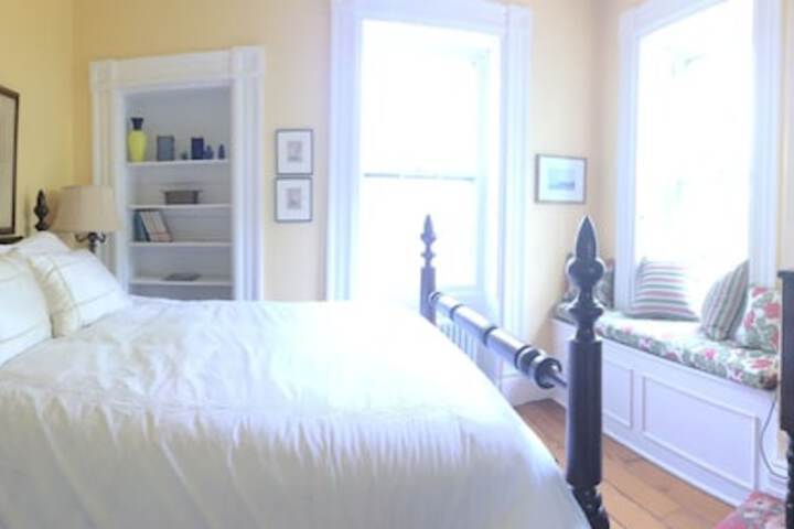 Delano Homestead Bed & Breakfast