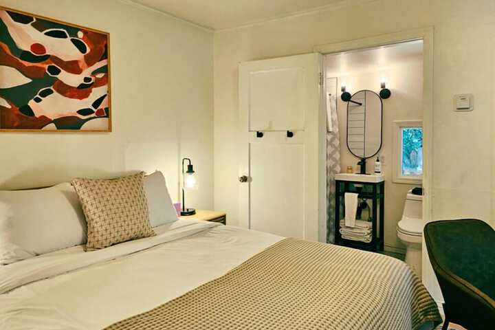 Room 8 of 20