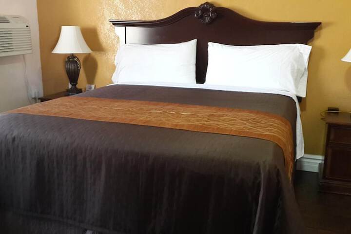 Room 32 of 47