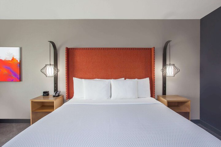 Room 17 of 41