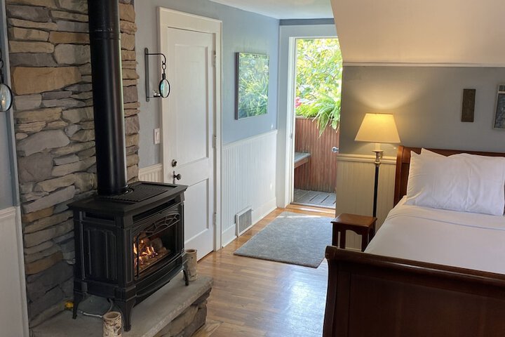 Room 5 of 32