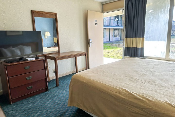 Room 41 of 95
