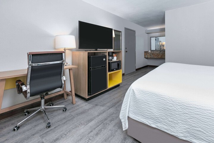 Room 26 of 41