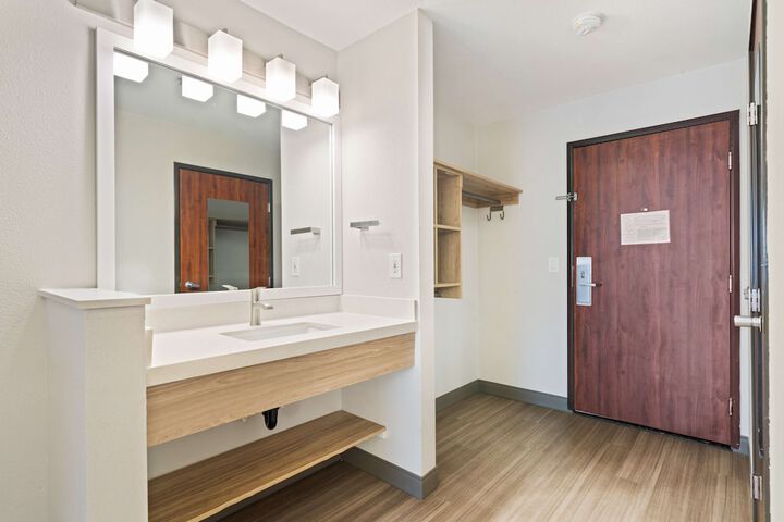 Best Western Lake Oswego / Portland Hotel & Suites