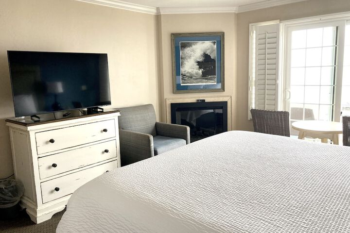 Sand Pebbles Inn