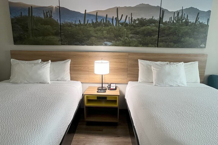 Room 10 of 28