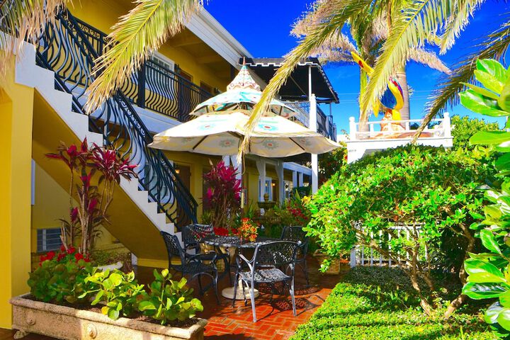 Hotel Exterior 65 of 69
