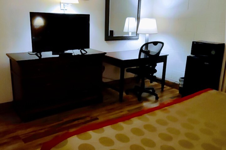 Room 32 of 90
