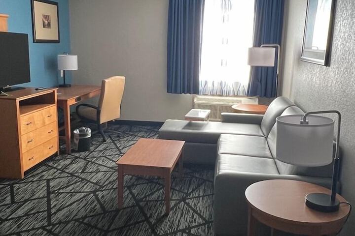 Room 33 of 53