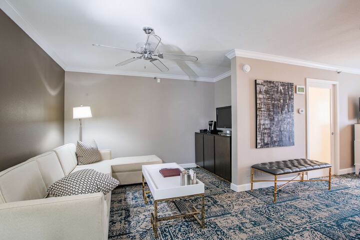 The Burgundy Hotel Tapestry Collection by Hilton