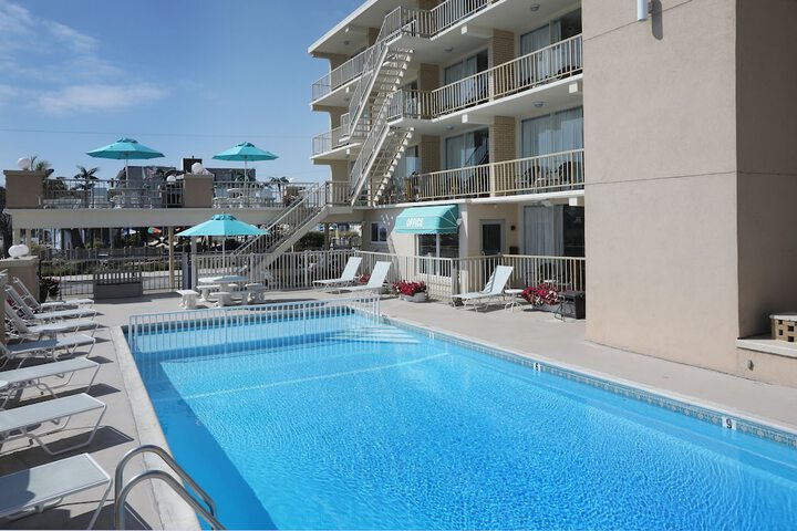Aquarius Oceanfront Inn