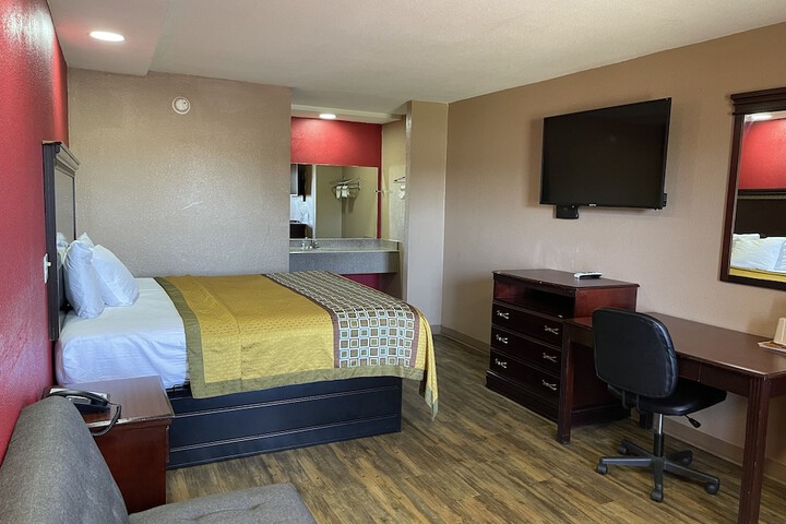 Room 14 of 32